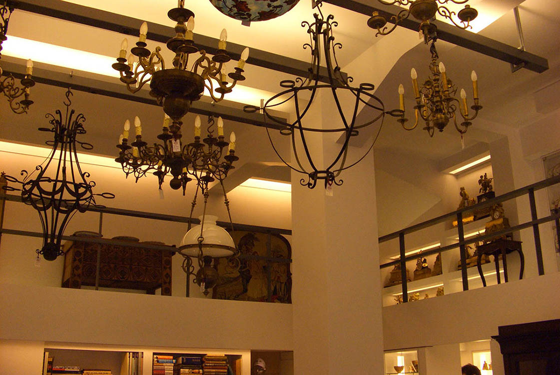Martinos Antique & Fine Art Galllery