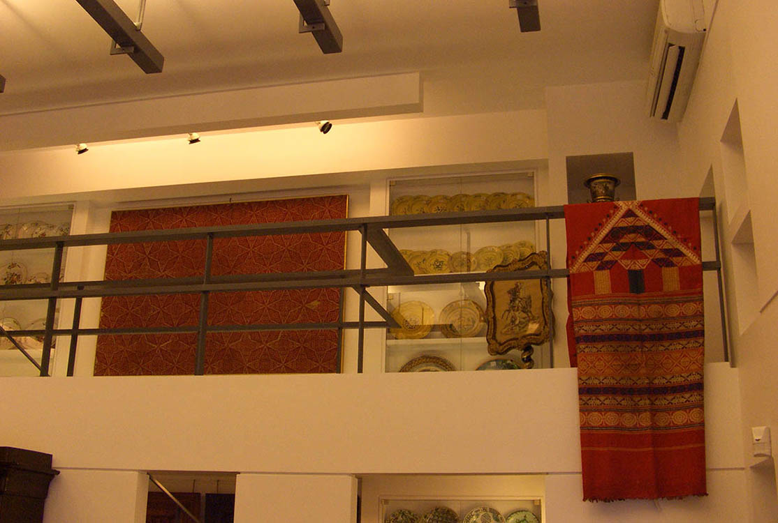 Martinos Antique & Fine Art Galllery
