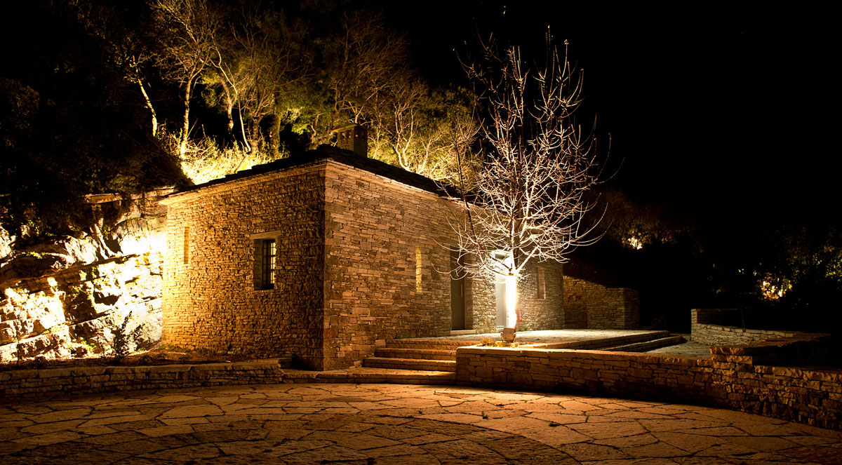 Monopatia Resort
